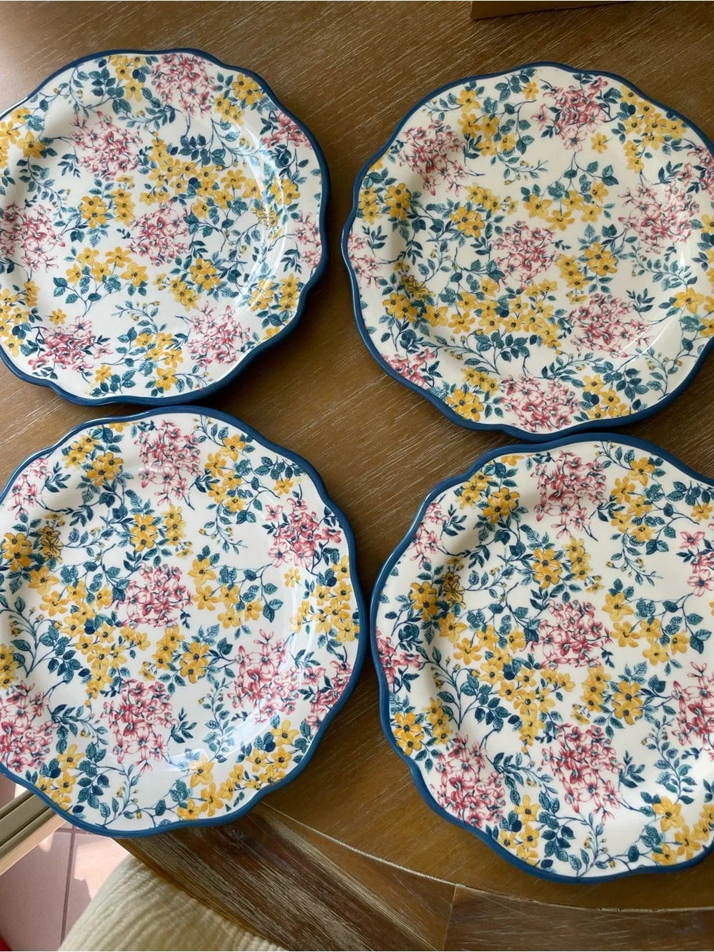 Pioneer Women Pretty Posies Scalloped Floral Dinner Plates 10.75”-  set of 4